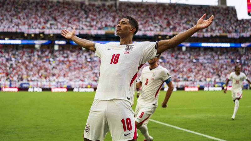 Video: So schoss Bellingham England ins Halbfinale