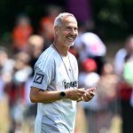 Adi Hütter kündigt Neuzugang bei Frankfurt an