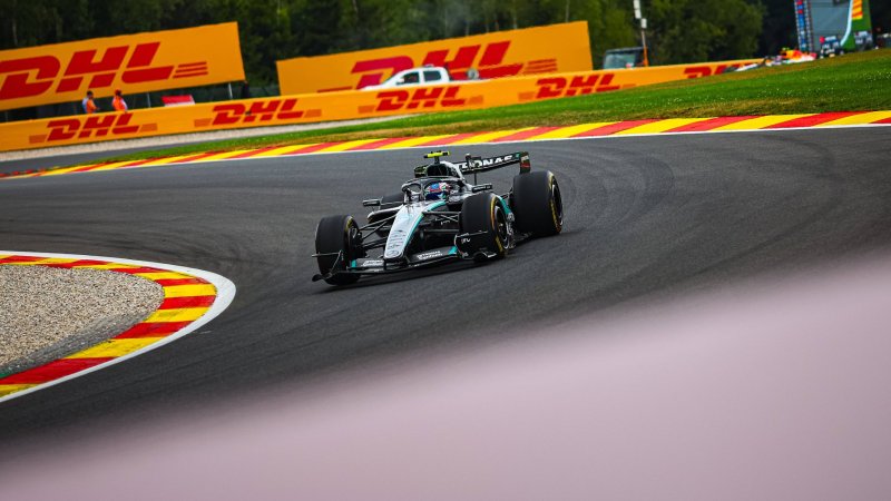 Mercedes-Bestzeit - Hamilton crasht im letzten Spa-Training