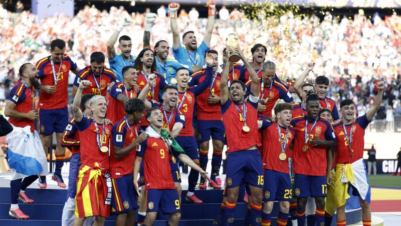 Presse: "Triumph des Fußballs über Argentiniens Verbrechen"