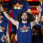 Eingelöst: Cucurella ließ sich Gesicht von Teamchef tätowieren
