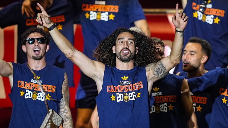 Eingelöst: Cucurella ließ sich Gesicht von Teamchef tätowieren