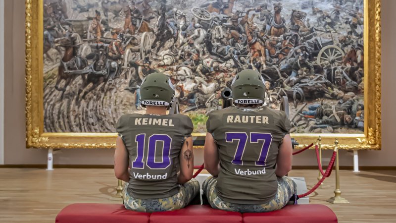 Vikings präsentieren neue Military Uniform - im Museum!