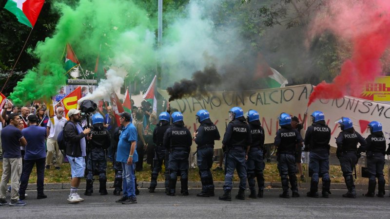 Conference-League-Spiel in Bergamo im Zeichen von Protesten