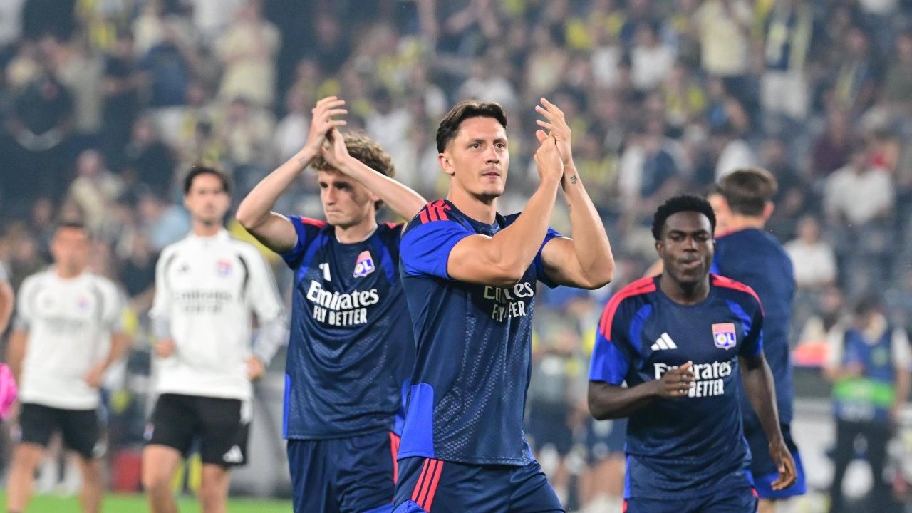 Felix Bacher mit erfolgreichem Startelfdebüt für Olympique Lyon
