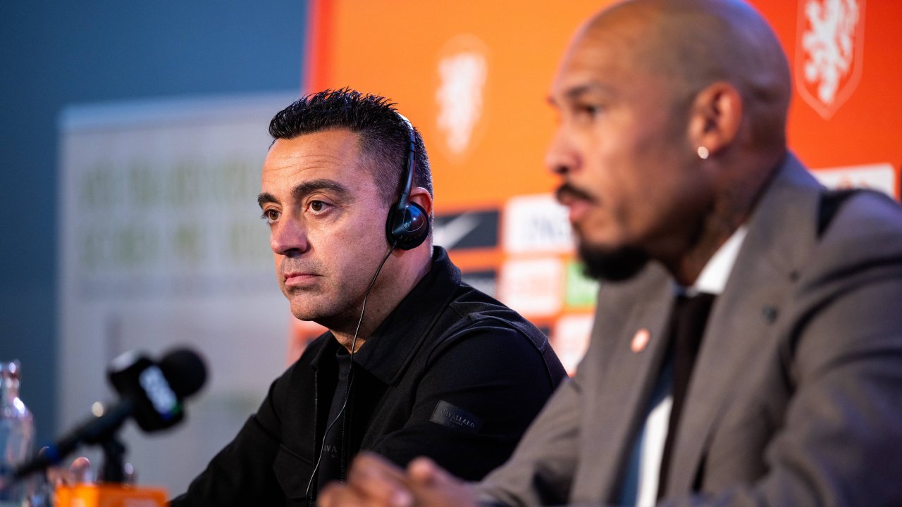 Sportdirektor de Jong bestätigt: Xavi war nur dritte Wahl