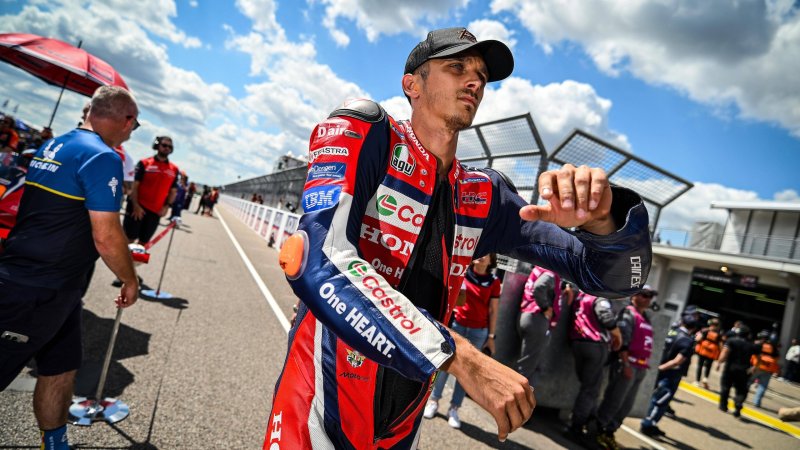 Erster Fahrer für 2027 steht: KTM Tech3 holt Rossi-Halbbruder