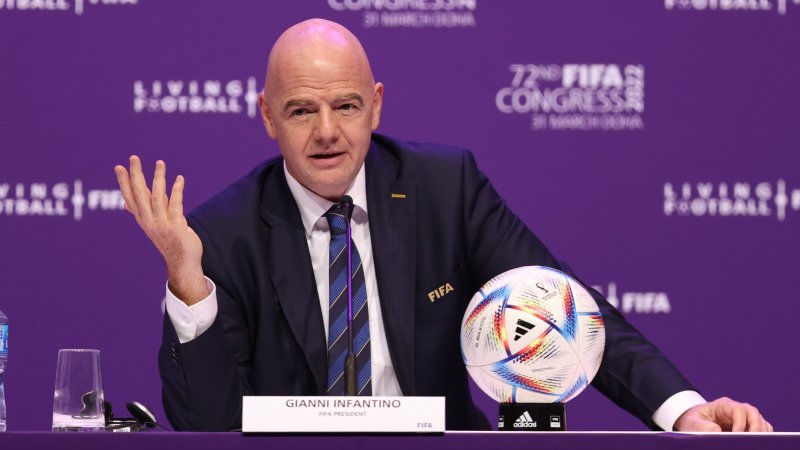 UEFA leitet Strafverfahren gegen Infantino ein