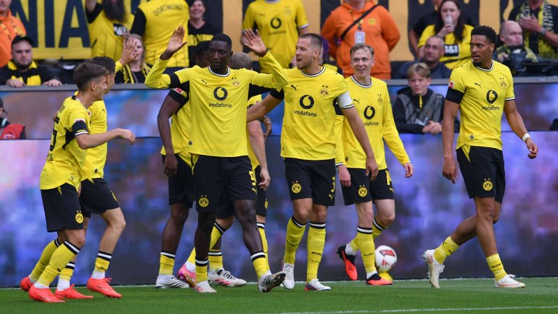 BVB feiert ungefährdeten Auftaktsieg gegen den HSV