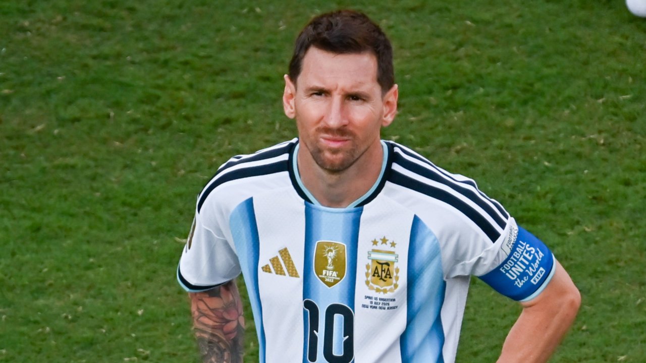 Lionel Messi Announces Retirement from Argentina National Team
