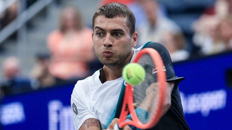 French-Open-Finalist Cobolli dreht bei US Open Zweisatzrückstand