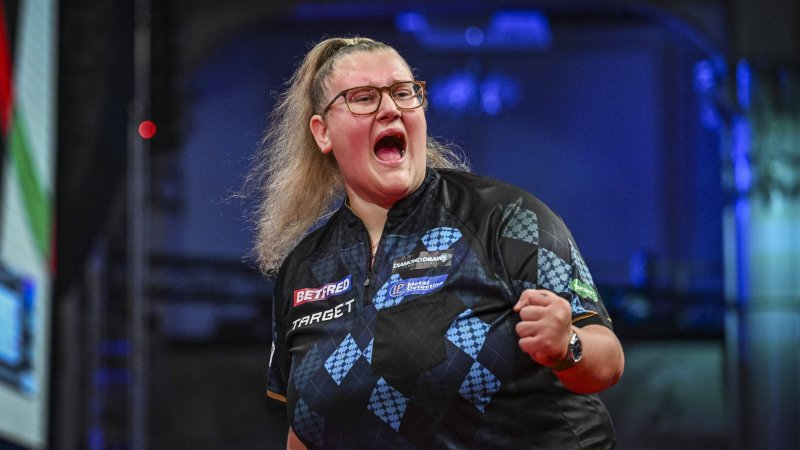 Erstmalig! Beau Greaves schreibt erneut Darts-Geschichte