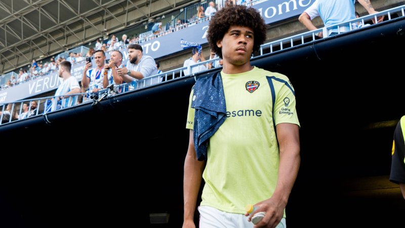 Ndukwe feiert Debüt gegen Barcelona