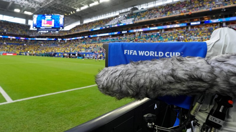 Studie: Fußball-WM mit Werbung für ungesunde Produkte geflutet