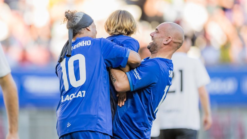 14-Tore-Spektakel: Team Copa Pele erkämpft Remis gegen Ronaldinho