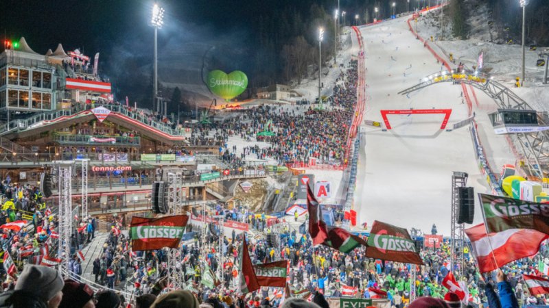 Biete jetzt für VIP-Paket für das Nightrace 2027 in Schladming