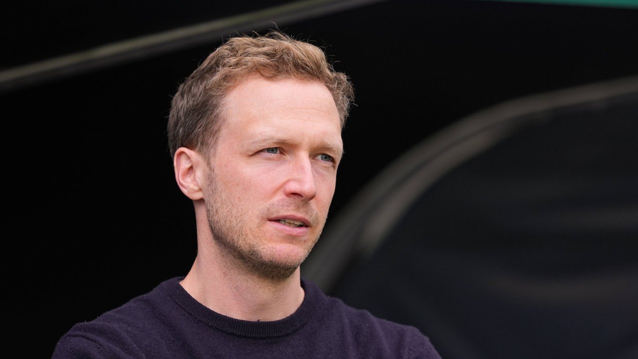 KSC-Trainer Max Senft: "Werde Kühbauer wieder die Hand hinhalten"