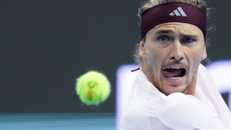 Zverev verhindert Aus in Shanghai