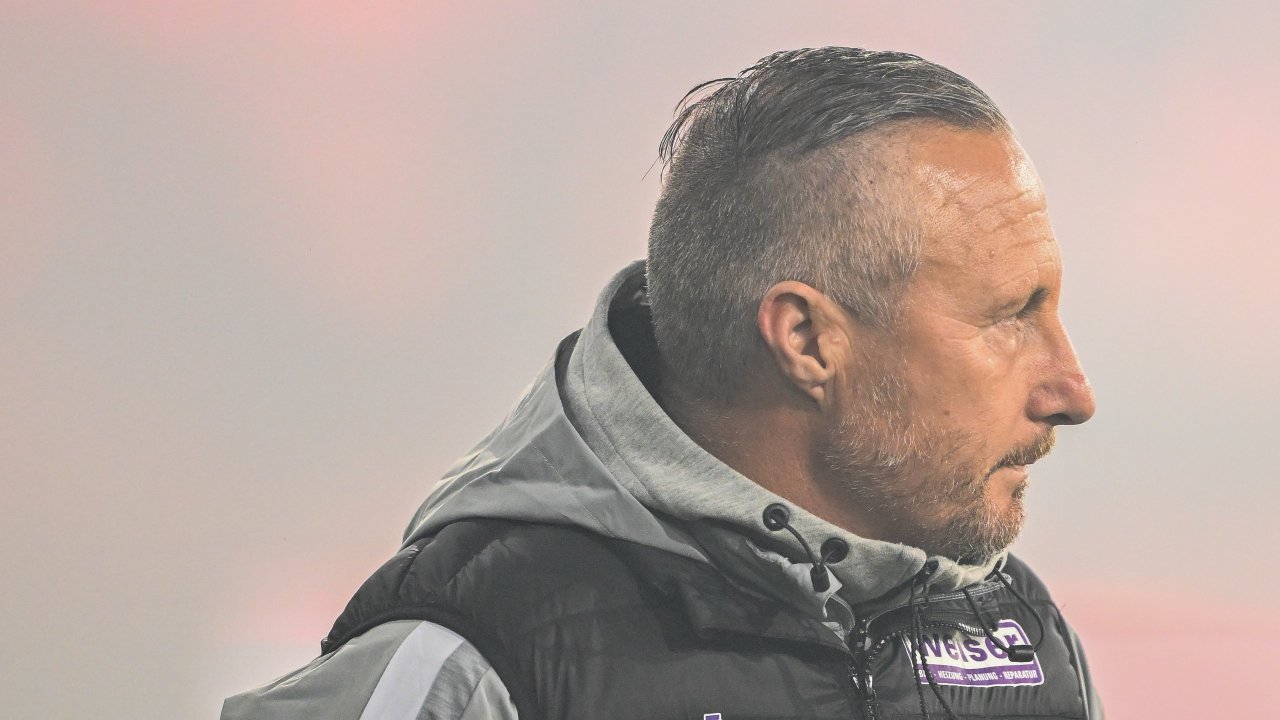 Austria Salzburg Coach Hit by Cup After Win at Innsbruck