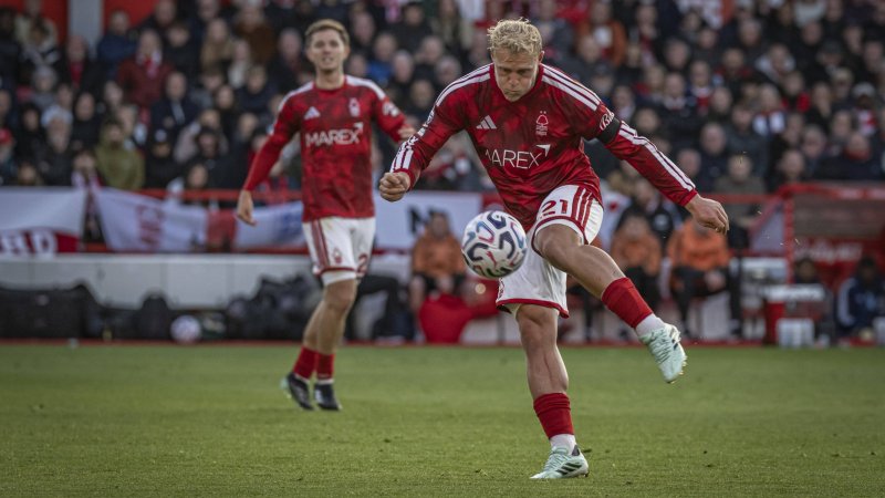 Premier League LIVE: Ipswich Town - Nottingham Forest