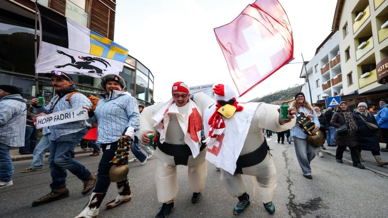 Sölden feiert die Ski-Fans: Die Fanclub-Parade in Bildern