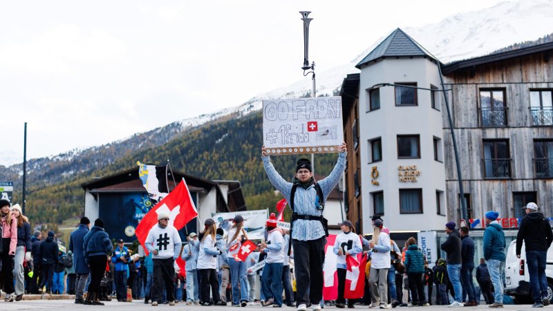 Sölden feiert die Ski-Fans: Die Fanclub-Parade in Bildern