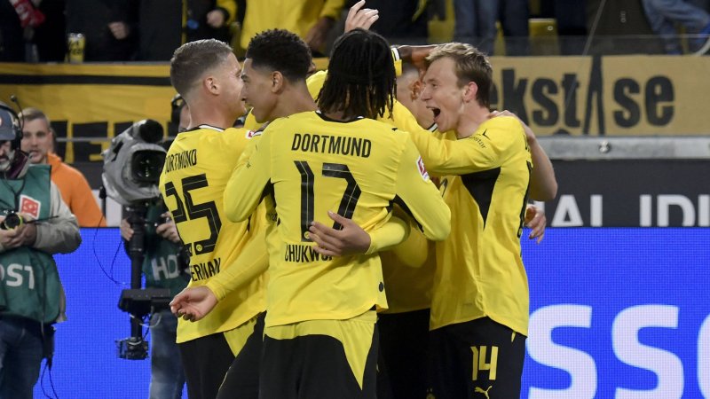 Joker erlöst Dortmund spät gegen Hütter-Elf