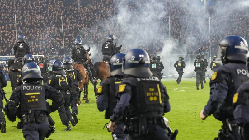 "Beispielloser Exzess": Saftige Strafe für Kaiserslautern