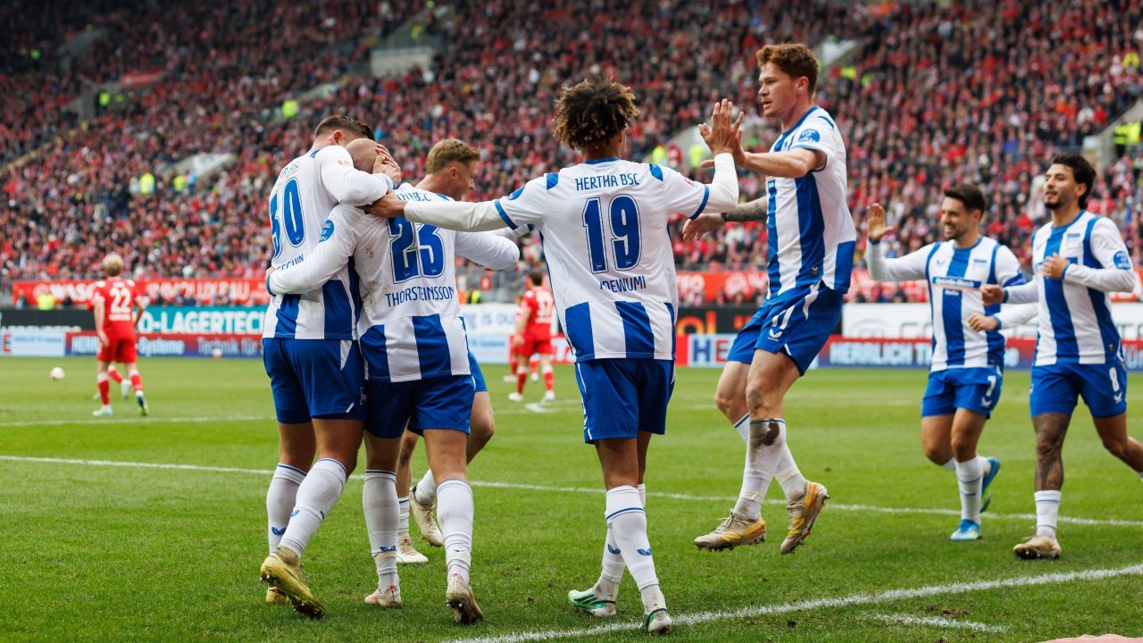 Adewumi trifft! Hertha bleibt auf Erfolgskurs