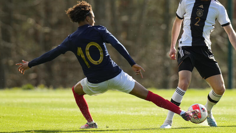 <a href='/de/daten/news/fussball/eintracht-frankfurt/' class='tag'>Eintracht Frankfurt</a> steht wohl vor nächstem Wintertransfer