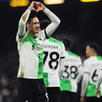 Spitzenreiter! Liverpool biegt Burnley in engem Spiel