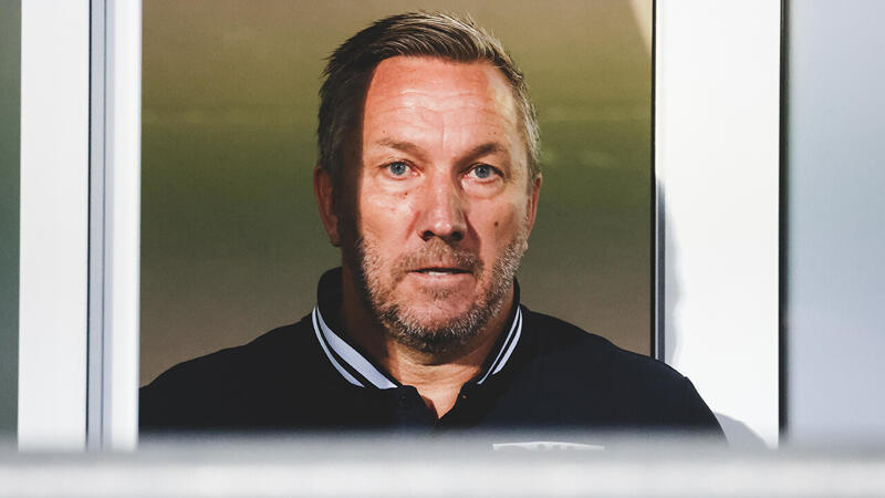 <a href='/de/daten/news/manfred-schmid/' class='tag'>Manfred Schmid</a> erzürnt über "utopische" Sperre