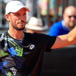 Dennis Novak stürmt ins Bad-Waltersdorf-Halbfinale