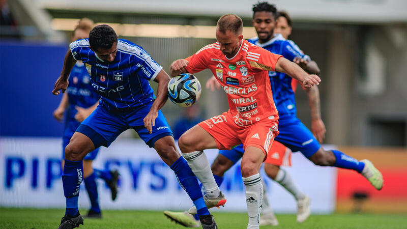 Blau-weiße Aufholjagd bei Torfestival in Linz