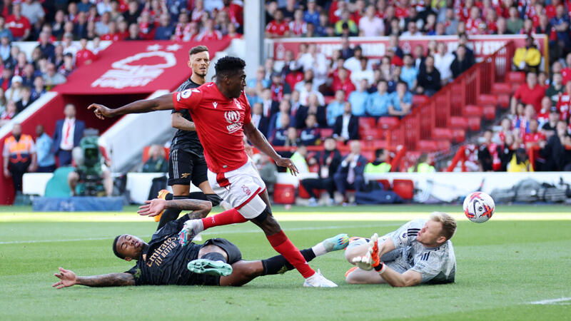 Arsenal-Niederlage beschert <a href='/de/daten/news/fussball/manchester-city/' class='tag'>Manchester City</a> PL-Titel!