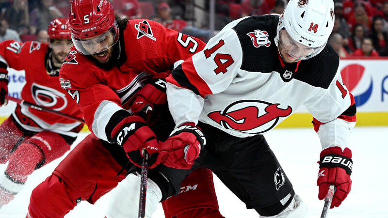 Hurricanes und Golden Knights gehen mit 1:0 in Führung