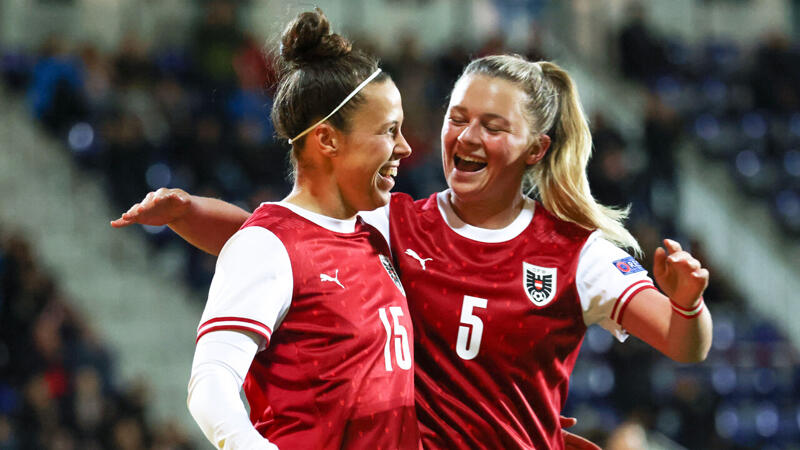 Frauen-<a href='/de/daten/news/fussball/fussball/' class='tag'>Fußball</a>: Zwischen Liga-Reform und großer Bühne