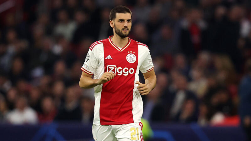 Wieder Becherwürfe! Grillitsch und Ajax verlieren bei PSV