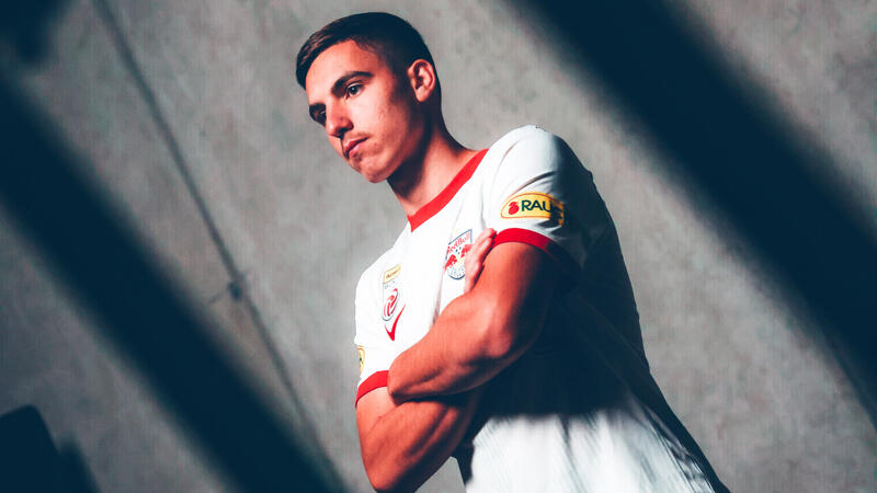 <a href='/de/daten/news/fussball/oscar-gloukh/' class='tag'>Oscar Gloukh</a> - das ist Salzburgs neues "Wunderkind"