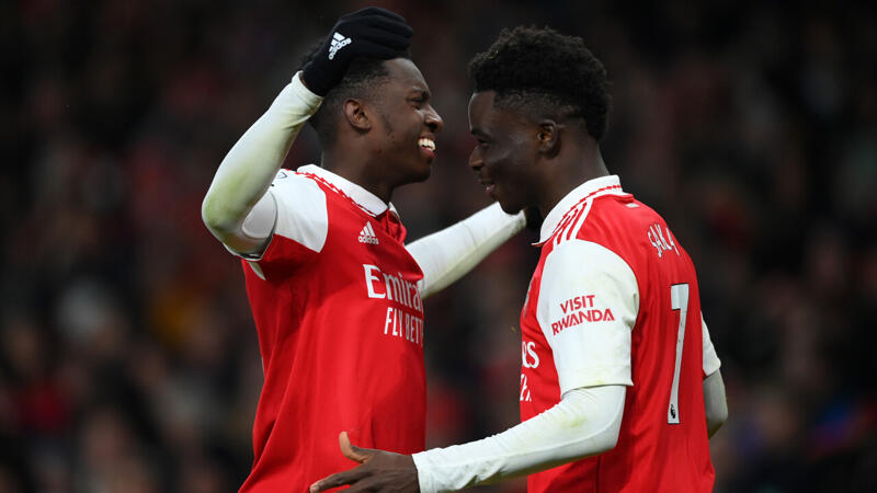 Doppelpack Nketiah! Arsenal biegt <a href='/de/daten/news/fussball/manchester-united/' class='tag'>Manchester United</a> spät