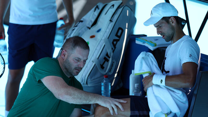 <a href='/de/daten/news/tennis/novak-djokovic/' class='tag'>Novak Djokovic</a> muss Trainingsspiel abbrechen
