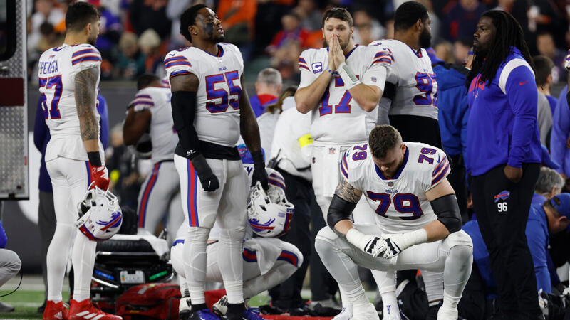 <a href='/de/daten/news/american-football/nfl/' class='tag'>NFL</a>-Profi Hamlin weiter in kritischem Zustand