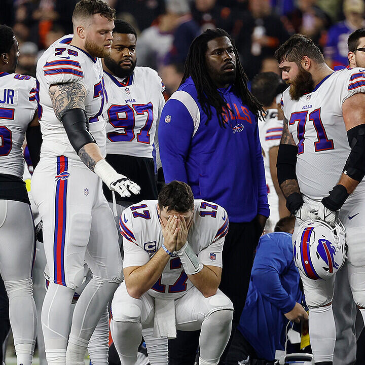 Bills-Spieler bricht zusammen und muss reanimiert werden