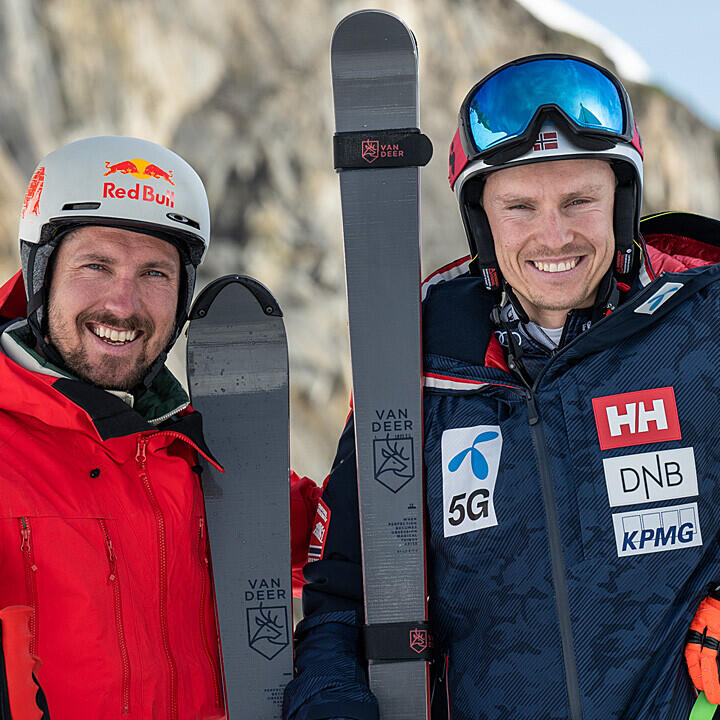 Marcel Hirscher schaut Kristoffersen persönlich auf die Ski