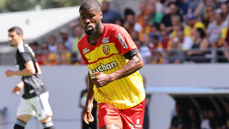 <a href='/de/daten/news/fussball/kevin-danso/' class='tag'>Kevin Danso</a> köpft Lens an Tabellenspitze