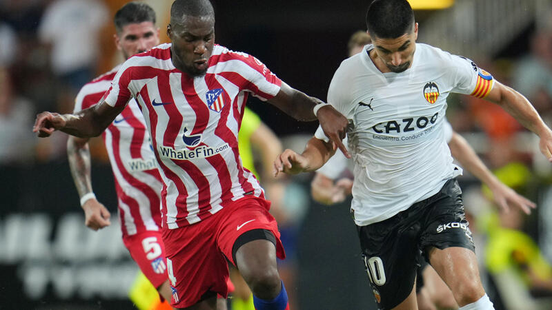 Atletico holt knappen Sieg in Valencia