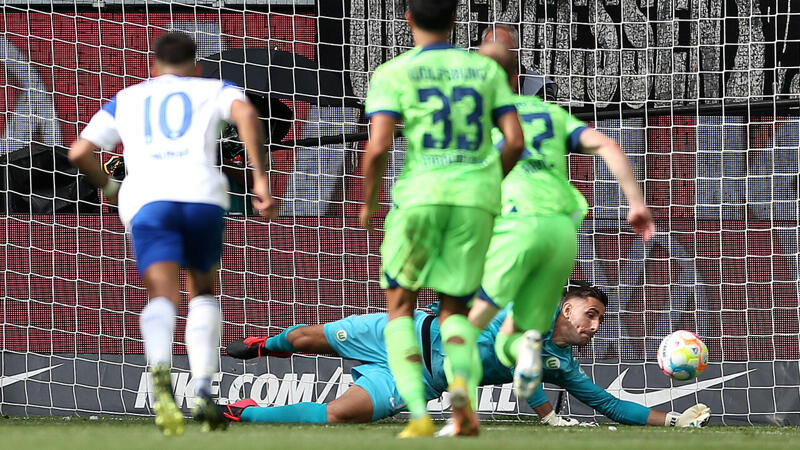 Elfer-Drama kostet Schalke Sieg in Wolfsburg