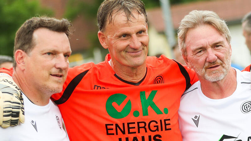 Team-Tormann <a href='/de/daten/news/fussball/patrick-pentz/' class='tag'>Patrick Pentz</a>? So sehen Knaller und Ogris die Situation