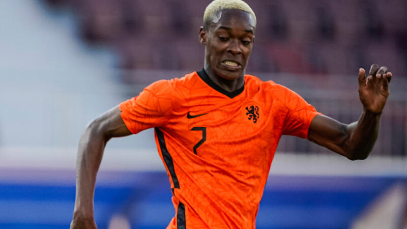 Sturm verpflichtet Emegha von Royal Antwerpen