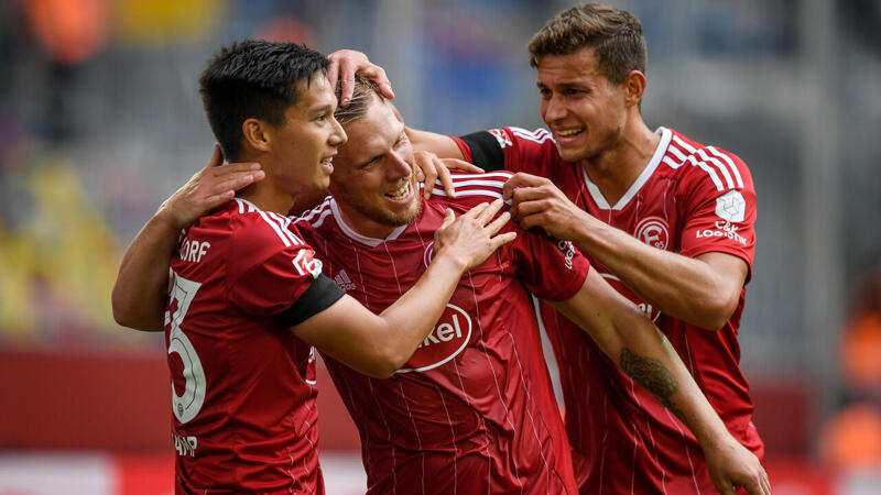 Düsseldorf stutzt Paderborn die Flügel